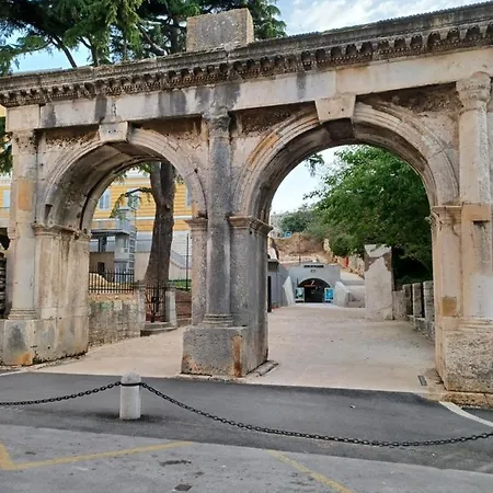Caligula Center